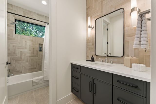 212 Fletcher ST, Austin, TX 78704