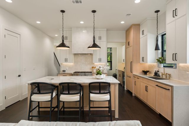 212 Fletcher ST, Austin, TX 78704