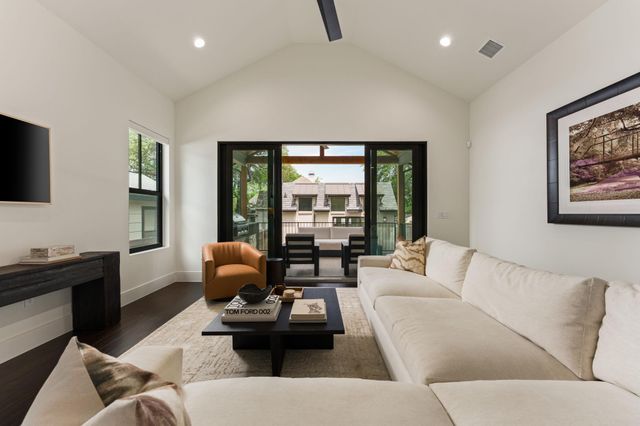 212 Fletcher ST, Austin, TX 78704