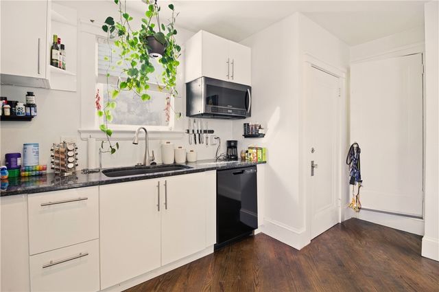 18 Nelson Street, Providence, RI 02908