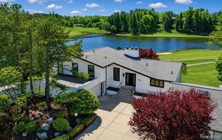 1762 Saint Johns Court, Bloomfield Hills, MI 48302