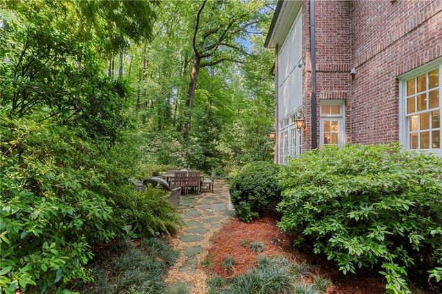 2769 Mornington Drive, Atlanta, GA 30327
