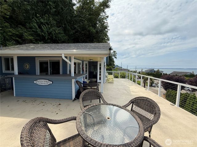 633 Maple Grove Rd, Camano Island, WA 98282