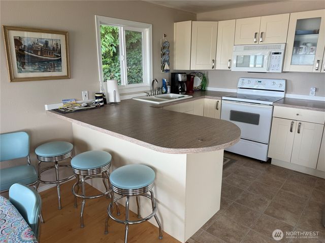 633 Maple Grove Rd, Camano Island, WA 98282