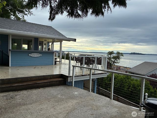 633 Maple Grove Rd, Camano Island, WA 98282
