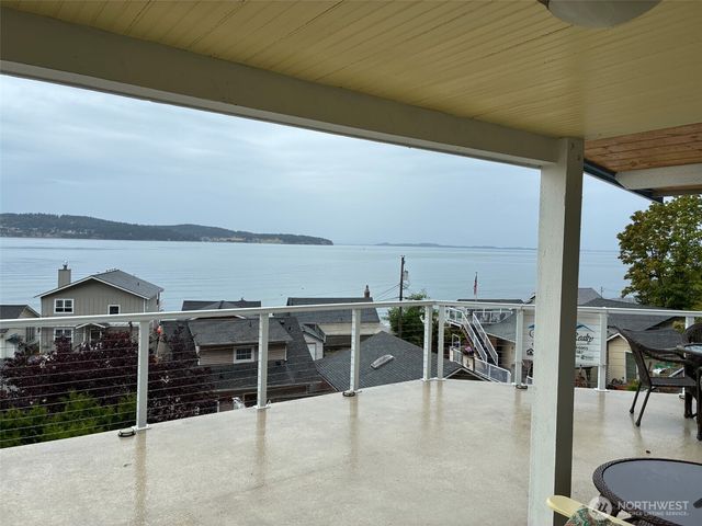 633 Maple Grove Rd, Camano Island, WA 98282