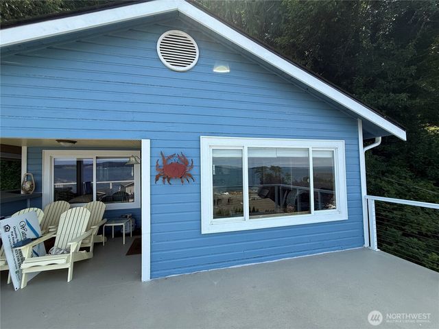 633 Maple Grove Rd, Camano Island, WA 98282
