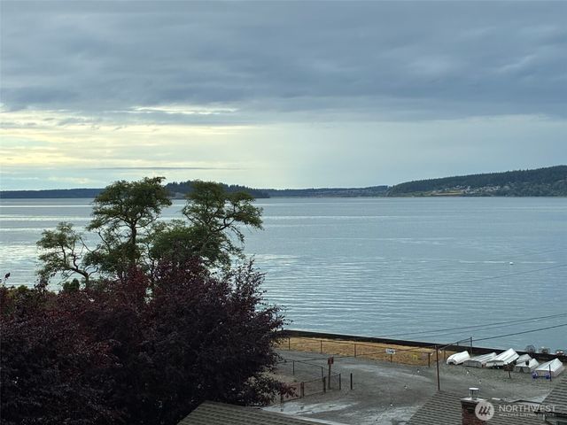 633 Maple Grove Rd, Camano Island, WA 98282