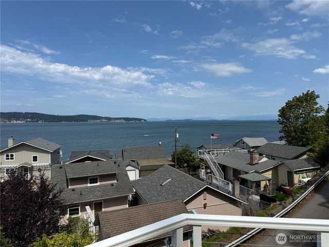 633 Maple Grove Rd, Camano Island, WA 98282