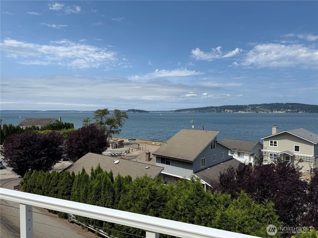 633 Maple Grove Rd, Camano Island, WA 98282