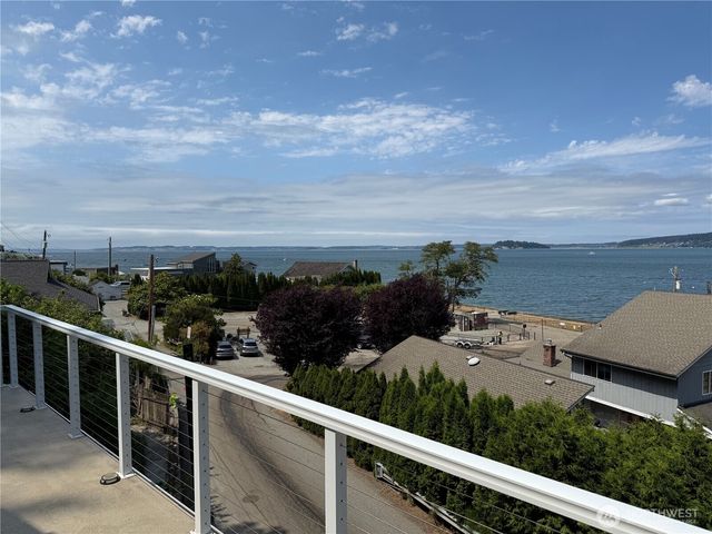 633 Maple Grove Rd, Camano Island, WA 98282