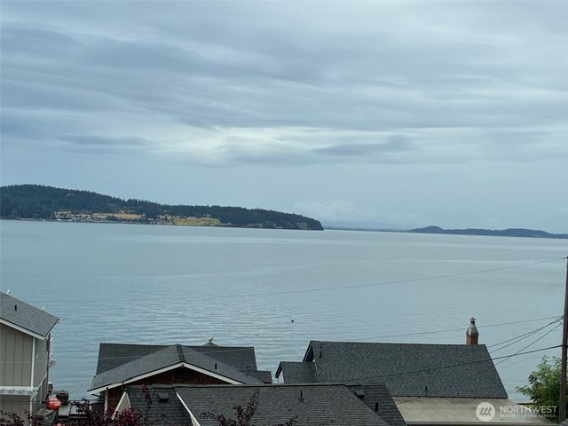 633 Maple Grove Rd, Camano Island, WA 98282