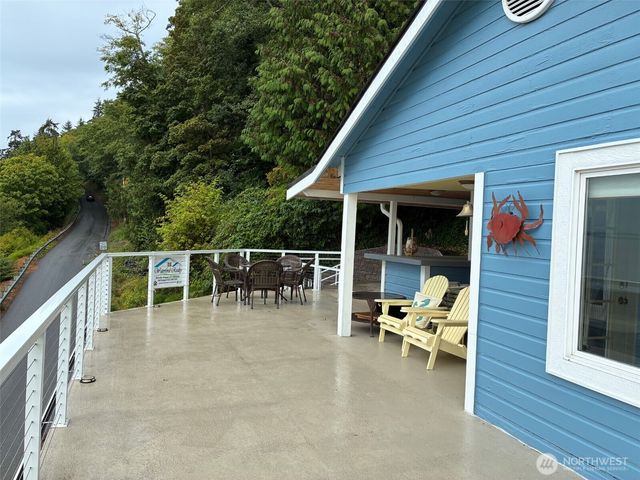 633 Maple Grove Rd, Camano Island, WA 98282