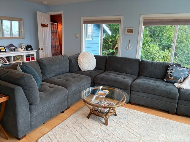 633 Maple Grove Rd, Camano Island, WA 98282