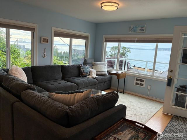 633 Maple Grove Rd, Camano Island, WA 98282