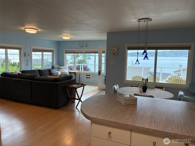 633 Maple Grove Rd, Camano Island, WA 98282
