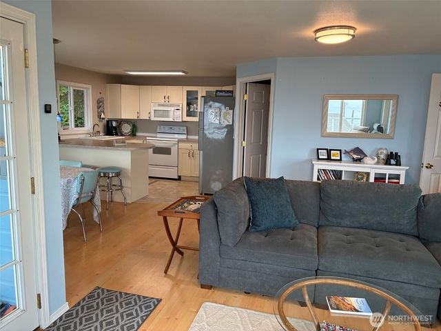 633 Maple Grove Rd, Camano Island, WA 98282
