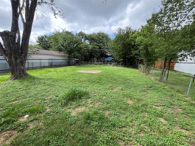 8438 Maddox Street, Dallas, TX 75217