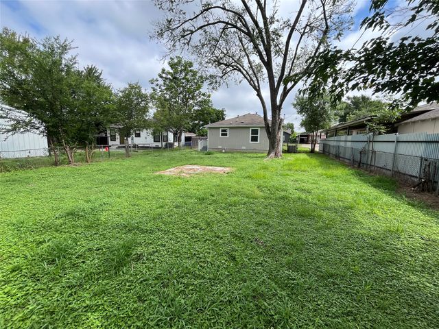 8438 Maddox Street, Dallas, TX 75217
