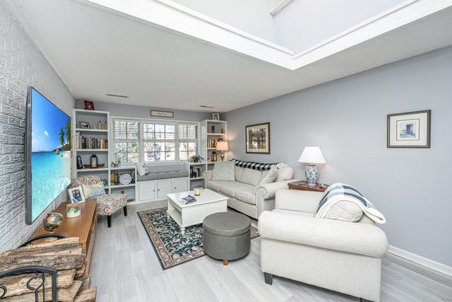 2223 Glendale Drive, Charleston, SC 29414