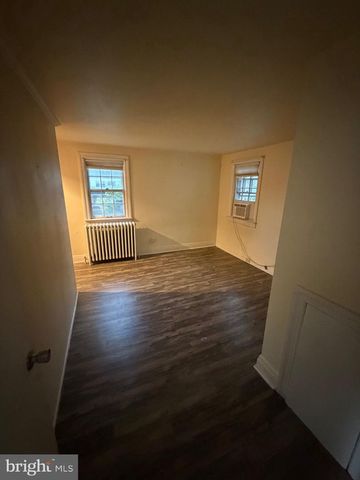 81 E PARK PL, Newark, DE 19711