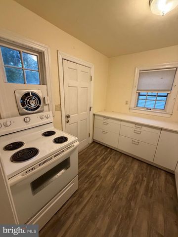 81 E PARK PL, Newark, DE 19711
