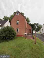 81 E PARK PL, Newark, DE 19711