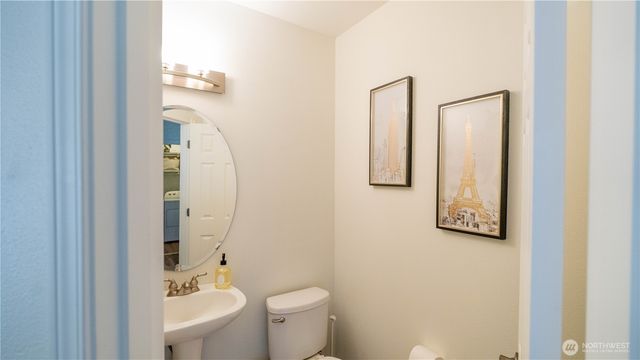 2107 Tacoma Court, Tacoma, WA 98405