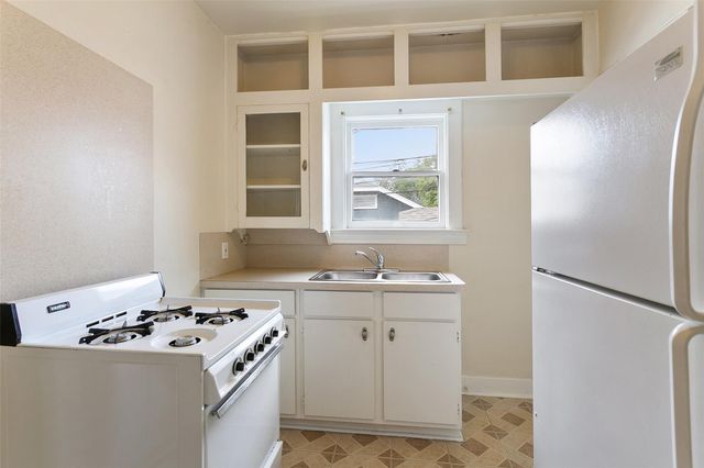 1133 Bayland Avenue, Houston, TX 77009