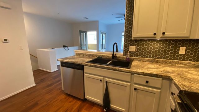 1716 W Cortez Street Unit 207, Phoenix, AZ 85029