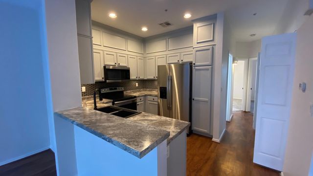 1716 W Cortez Street Unit 207, Phoenix, AZ 85029