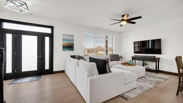 938 Fountain Place, Schererville, IN 46375