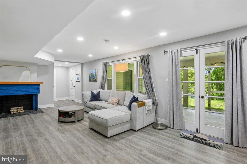 Image 20 of property listing at 9409 HOLLAND AVE, Bethesda, MD 20814