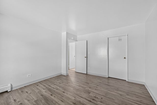 827 W College Boulevard 201, Addison, IL 60101