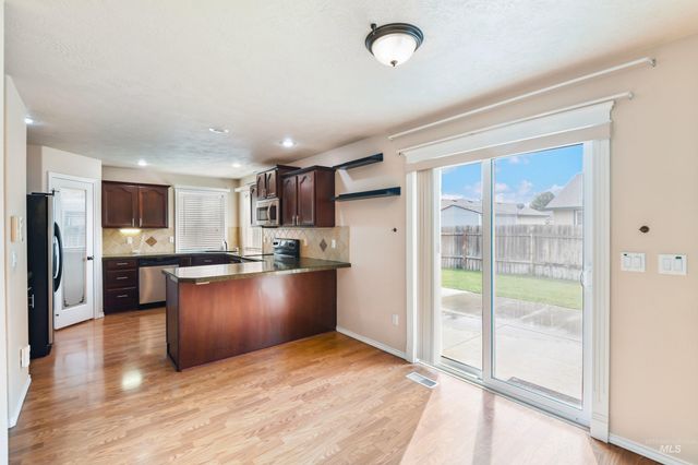 1215 W Eagle Avenue, Nampa, ID 83651
