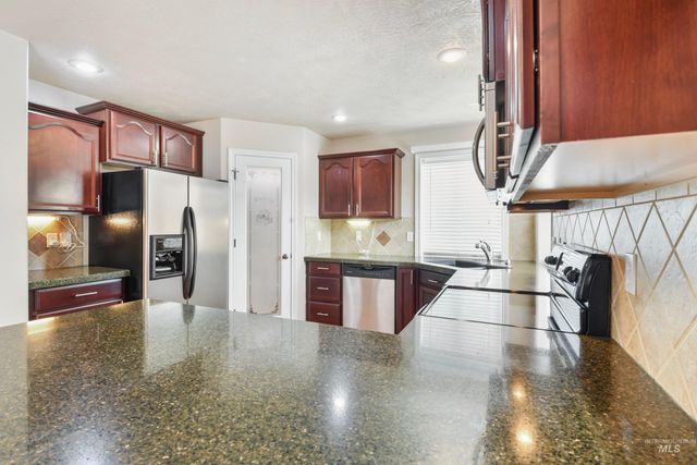 1215 W Eagle Avenue, Nampa, ID 83651