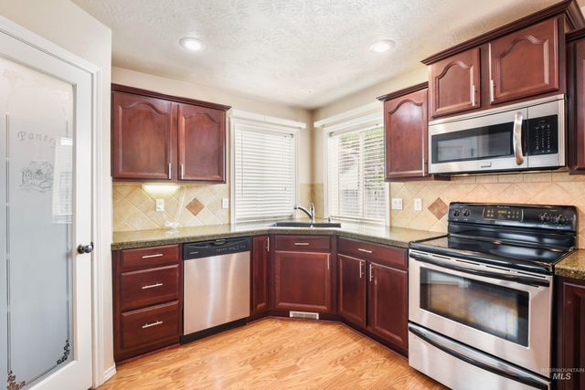 1215 W Eagle Avenue, Nampa, ID 83651