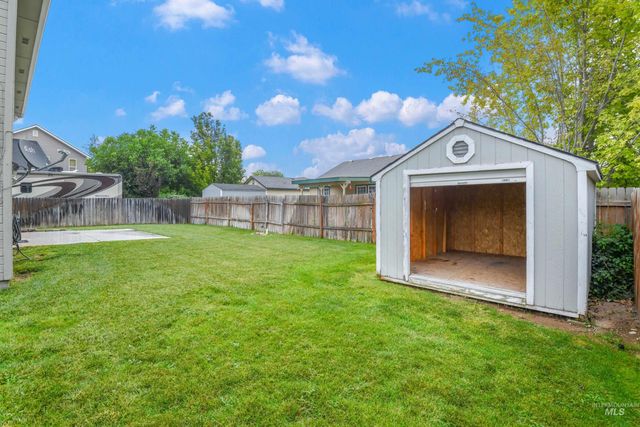 1215 W Eagle Avenue, Nampa, ID 83651