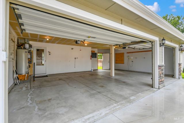 1215 W Eagle Avenue, Nampa, ID 83651