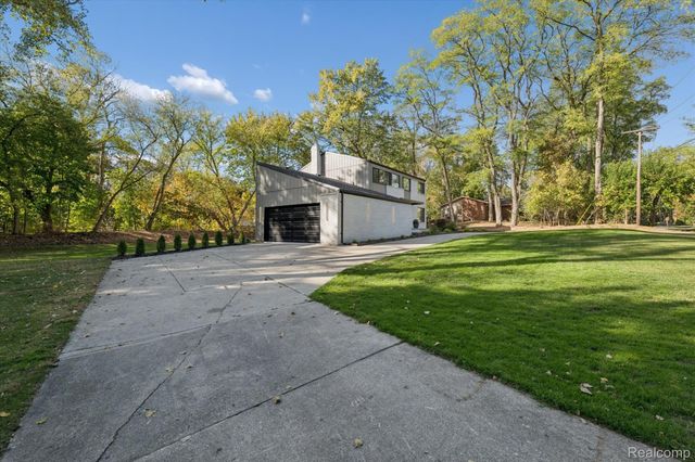 3668 Bayou Drive, West Bloomfield Charter Township, MI 48323