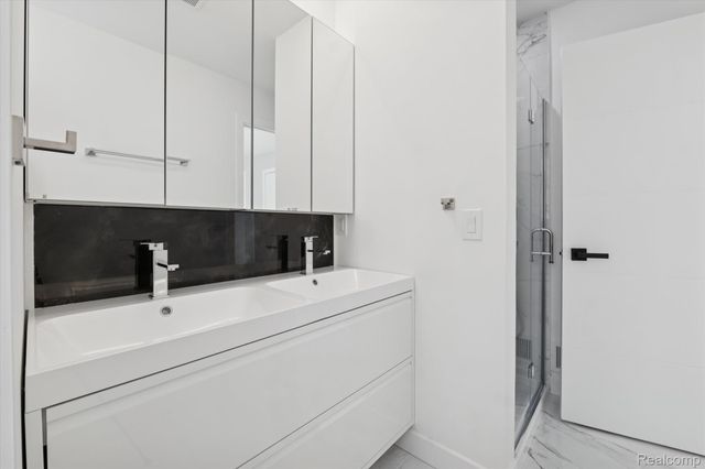 3668 Bayou Drive, West Bloomfield Charter Township, MI 48323