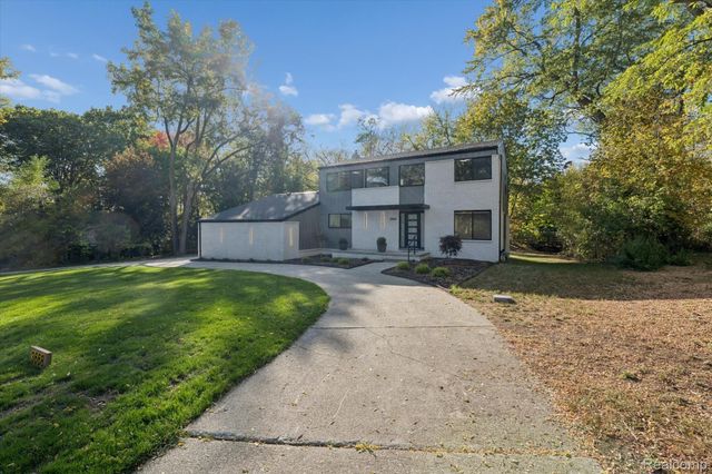 3668 Bayou Drive, West Bloomfield Charter Township, MI 48323