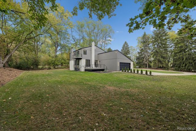 3668 Bayou Drive, West Bloomfield Charter Township, MI 48323