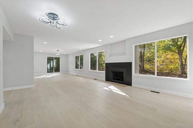 3668 Bayou Drive, West Bloomfield Charter Township, MI 48323