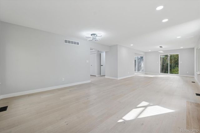 3668 Bayou Drive, West Bloomfield Charter Township, MI 48323