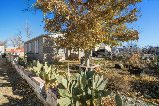 2131 Coal Avenue SE, Albuquerque, NM 87106