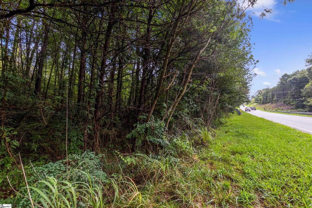 375 Highway 8, Pelzer, SC 29669