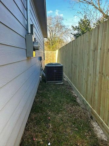 704 Avenue I, Conroe, TX 77301