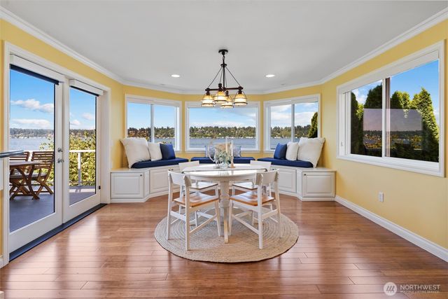 13133 Holmes Point Drive NE, Kirkland, WA 98034