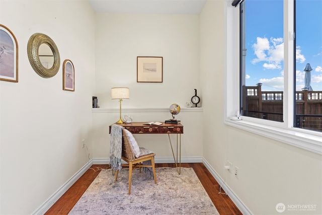 13133 Holmes Point Drive NE, Kirkland, WA 98034